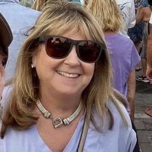 Meet your Posher, Simone